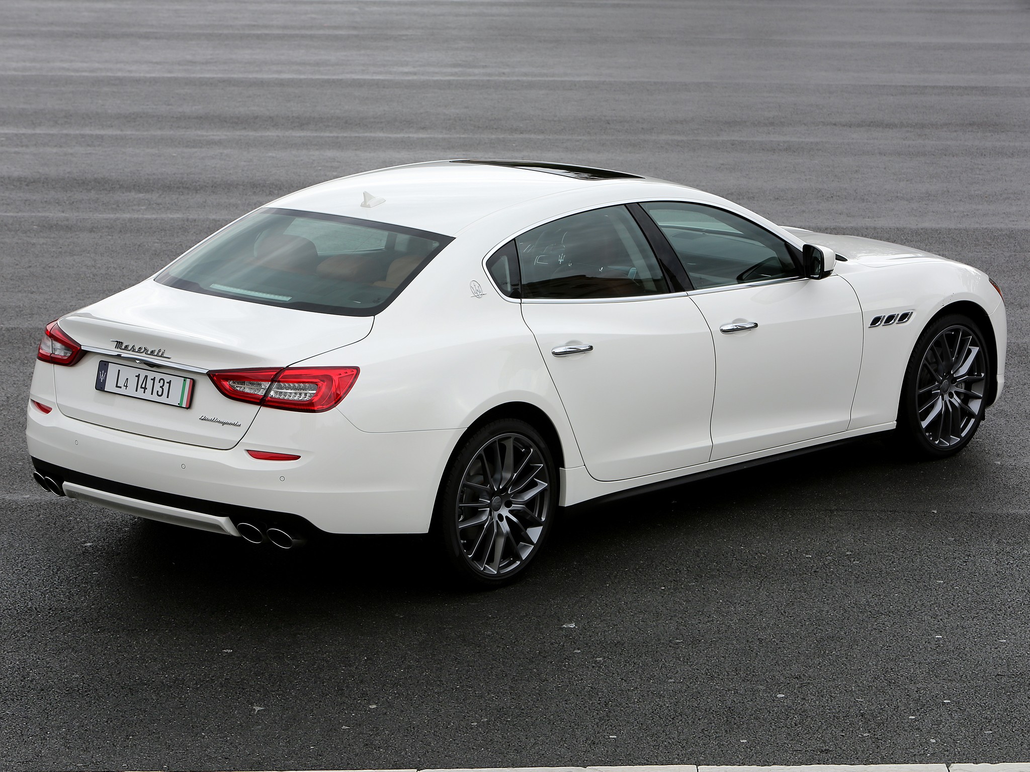 Maserati Quattroporte photo 29