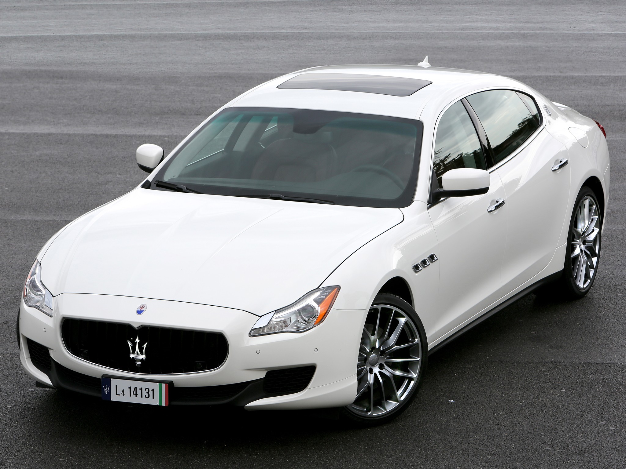 Maserati Quattroporte photo 32