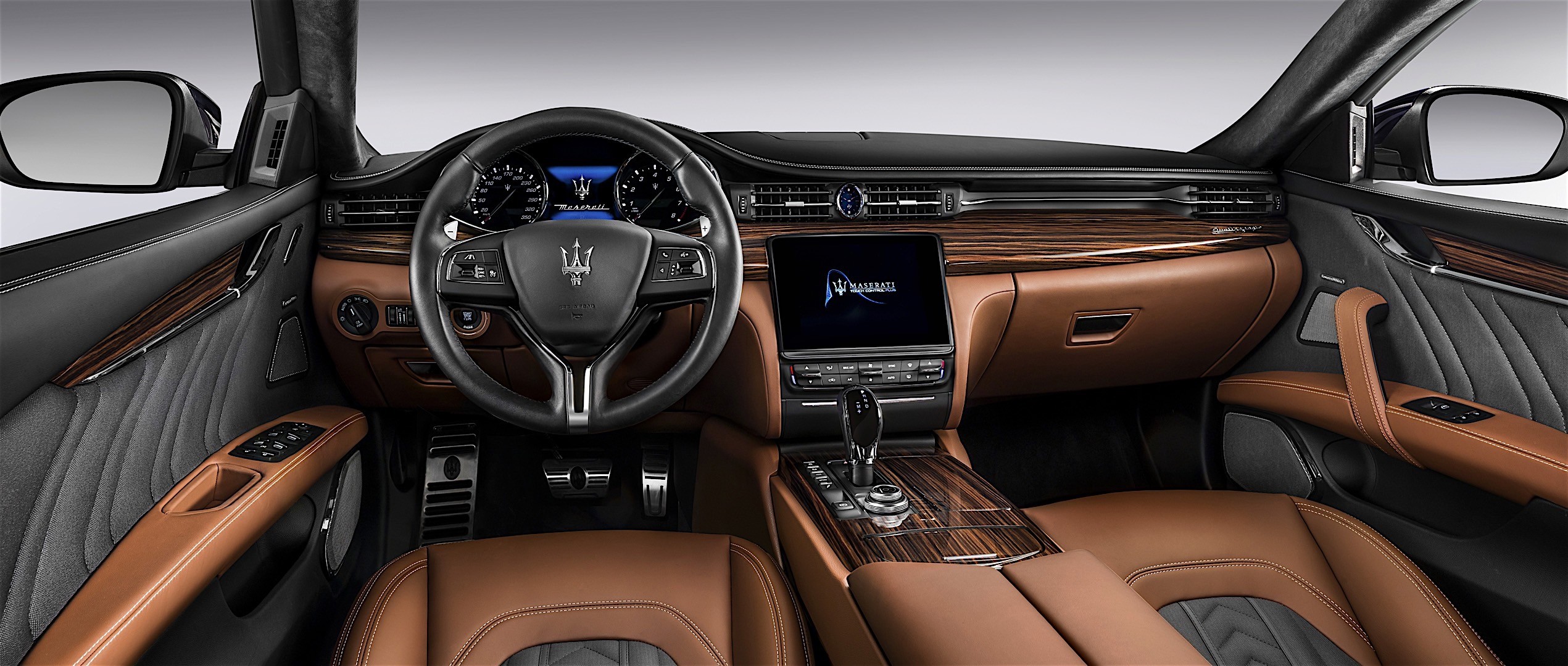 Maserati Quattroporte photo 15