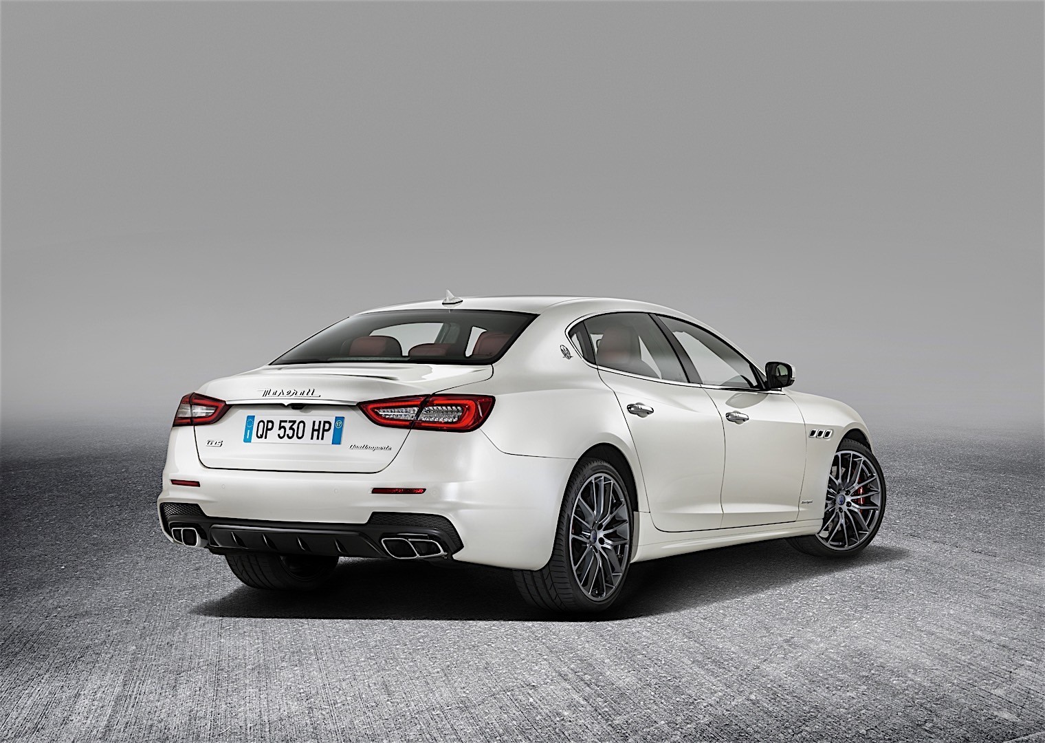 Maserati Quattroporte photo 2