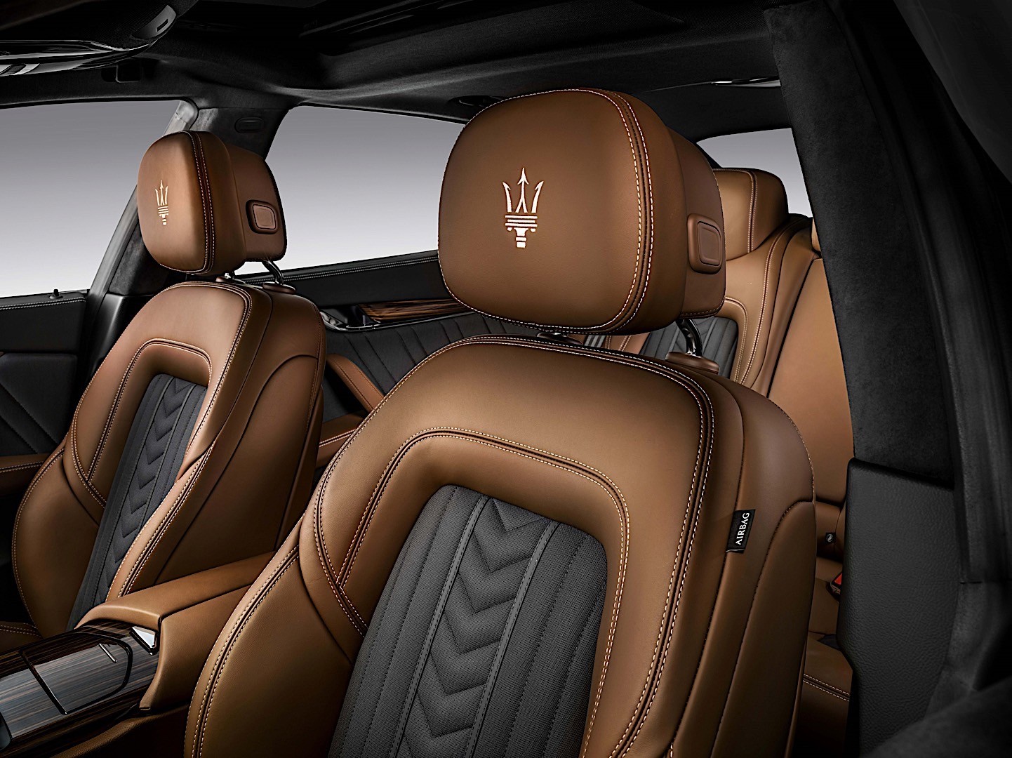 Maserati Quattroporte photo 22