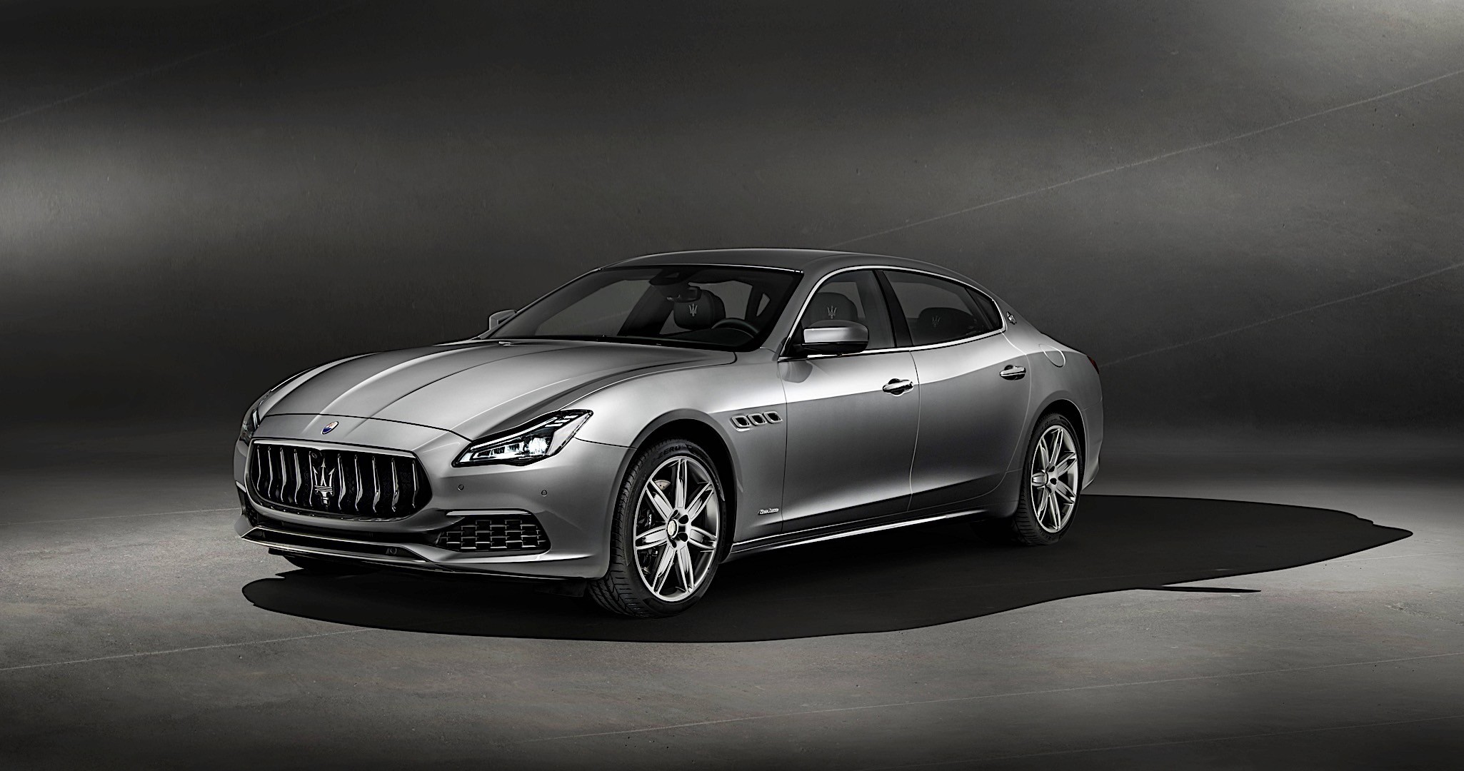 Maserati Quattroporte photo 8