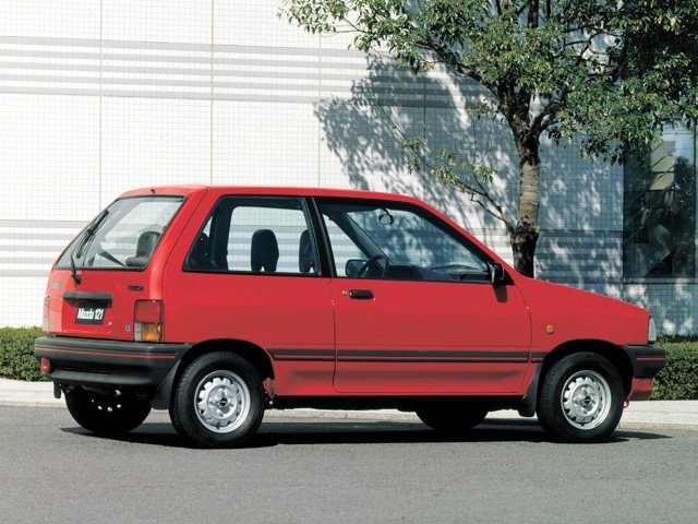 Mazda 121 foto 6