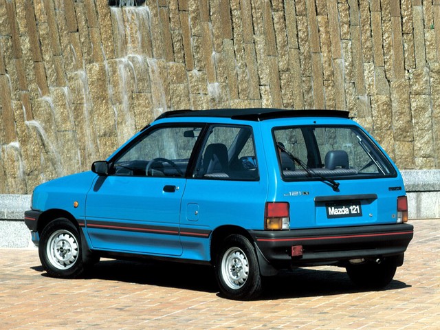 Mazda 121 foto 8