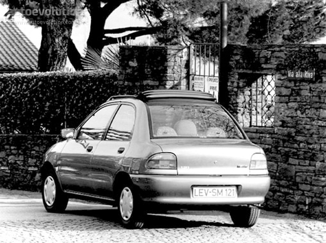 Mazda 121 Foto 3