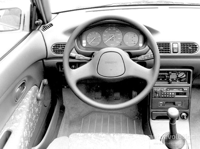 Mazda 121 photo 13