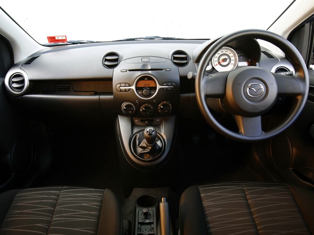 Mazda 2 / Demio photo 147