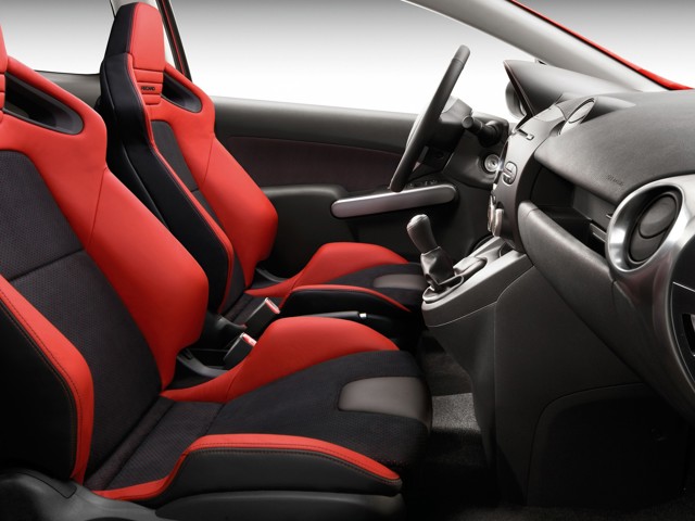 Mazda 2 / Demio photo 151