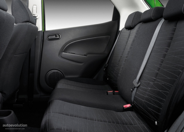 Mazda 2 / Demio photo 131