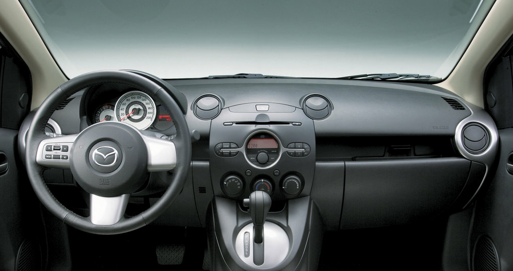 Mazda 2 / Demio - Sedan photo 10