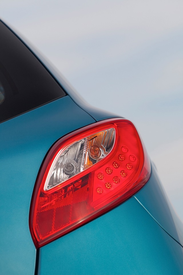 Mazda 2 / Demio photo 21