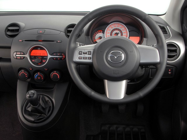 Mazda 2 / Demio photo 88