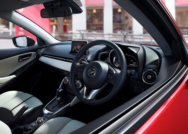 Mazda 2 / Demio photo 33