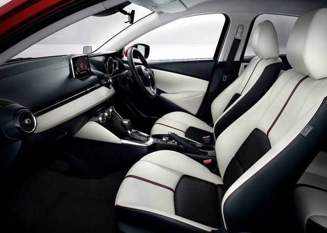Mazda 2 / Demio photo 36