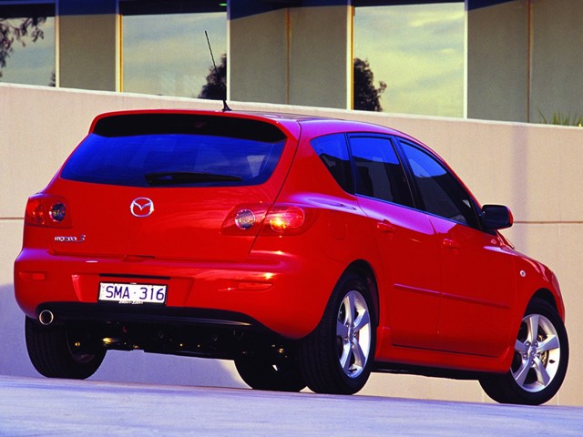 Mazda 3 / Axela Hatchback photo 18