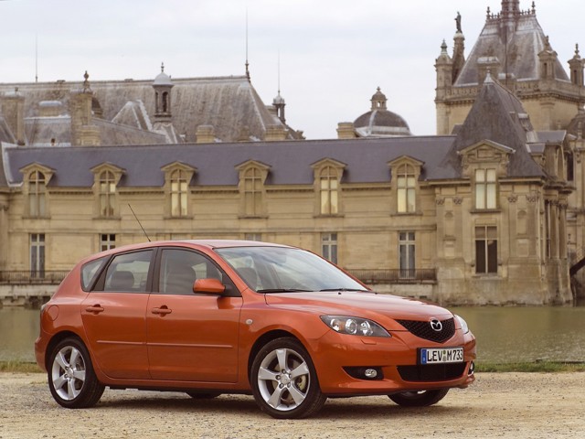 Mazda 3 / Axela Hatchback photo 23