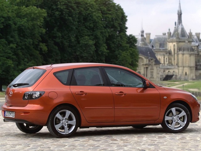 Mazda 3 / Axela Hatchback photo 25