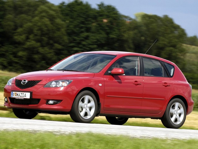 Mazda 3 / Axela Hatchback photo 28