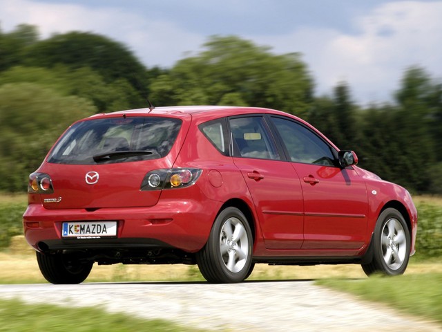 Mazda 3 / Axela Hatchback photo 29