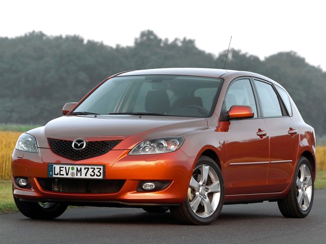 Mazda 3 / Axela Hatchback photo 30