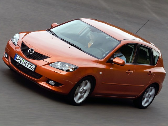 Mazda 3 / Axela Hatchback photo 31