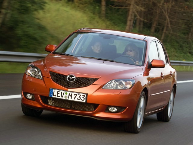Mazda 3 / Axela Hatchback photo 32