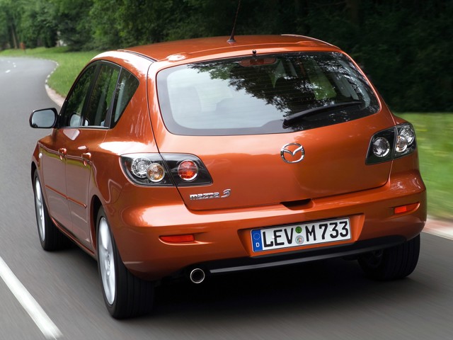 Mazda 3 / Axela Hatchback photo 37