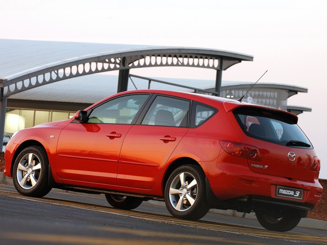 Mazda 3 / Axela Hatchback photo 46