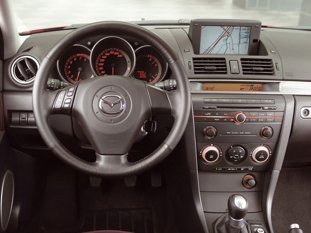 Mazda 3 / Axela Hatchback photo 50