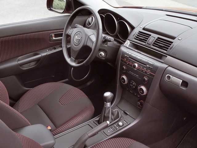Mazda 3 / Axela Hatchback photo 51