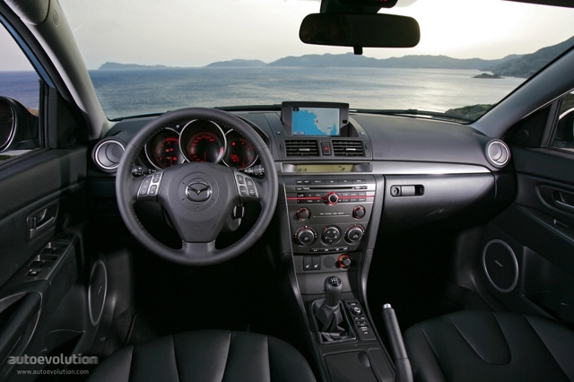 Mazda 3 / Axela Hatchback photo 49