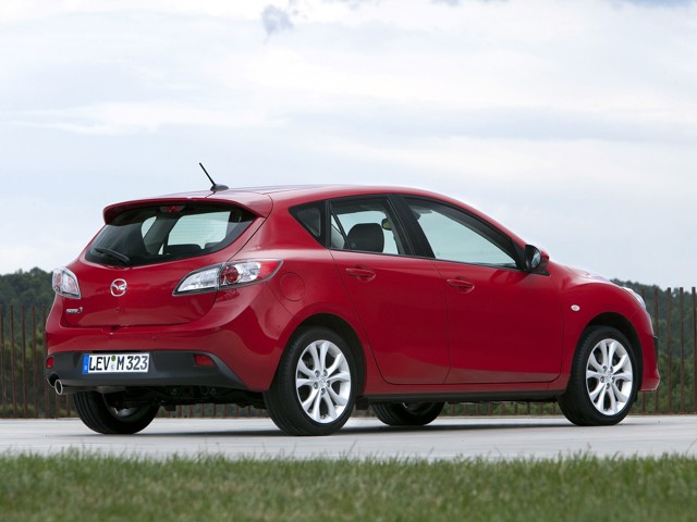 Mazda 3 / Axela Hatchback photo 81
