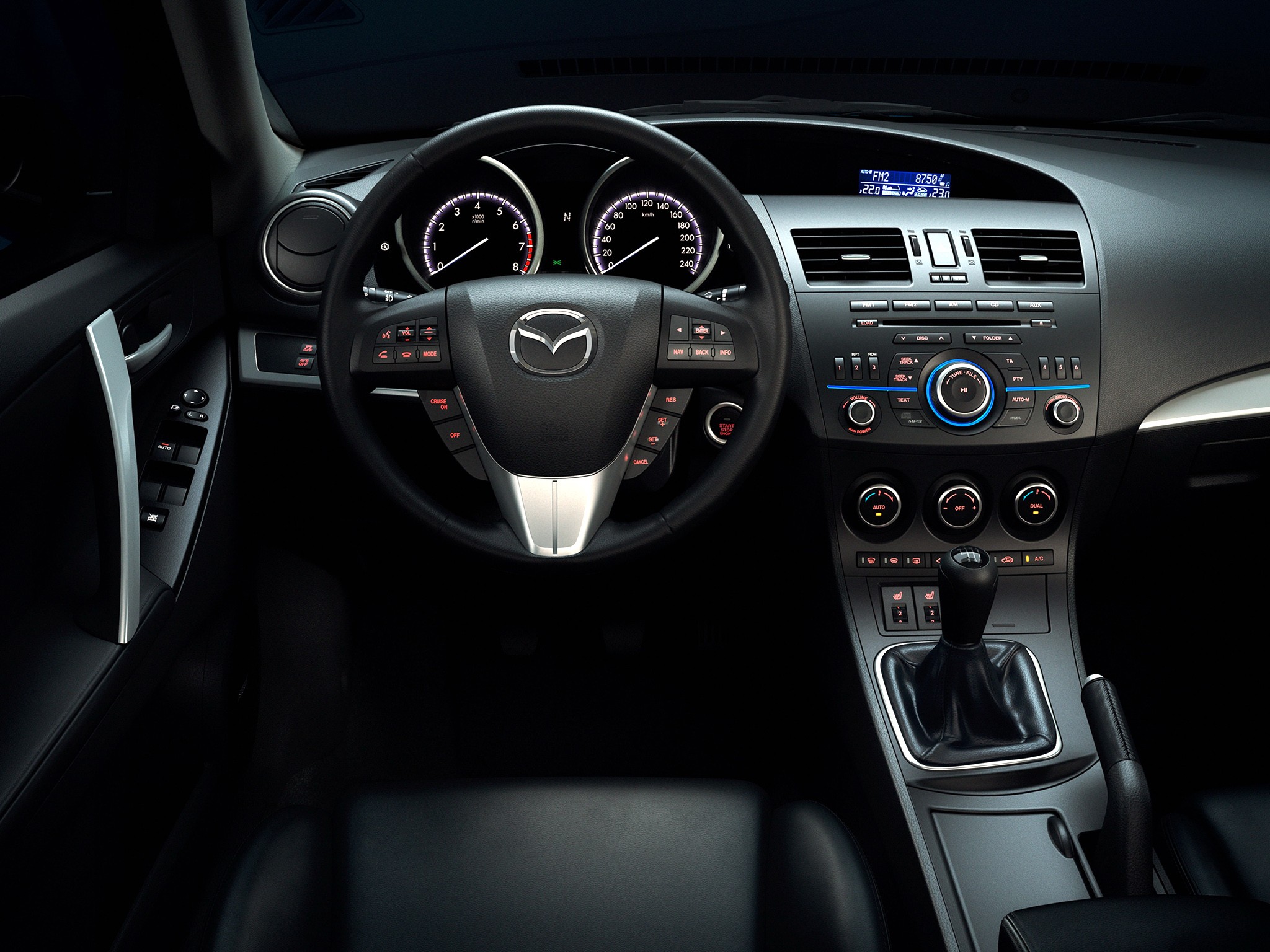 Mazda 3 / Axela Hatchback photo 92