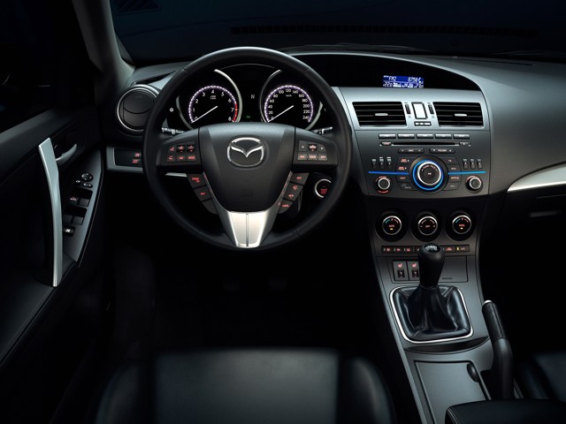Mazda 3 / Axela Hatchback photo 92