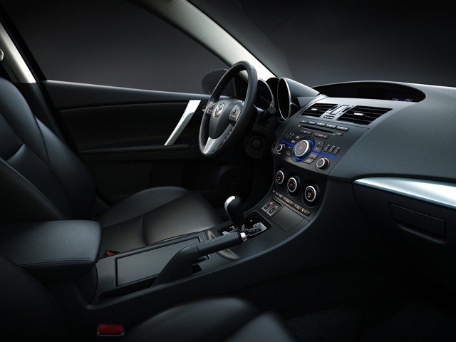Mazda 3 / Axela Hatchback photo 93