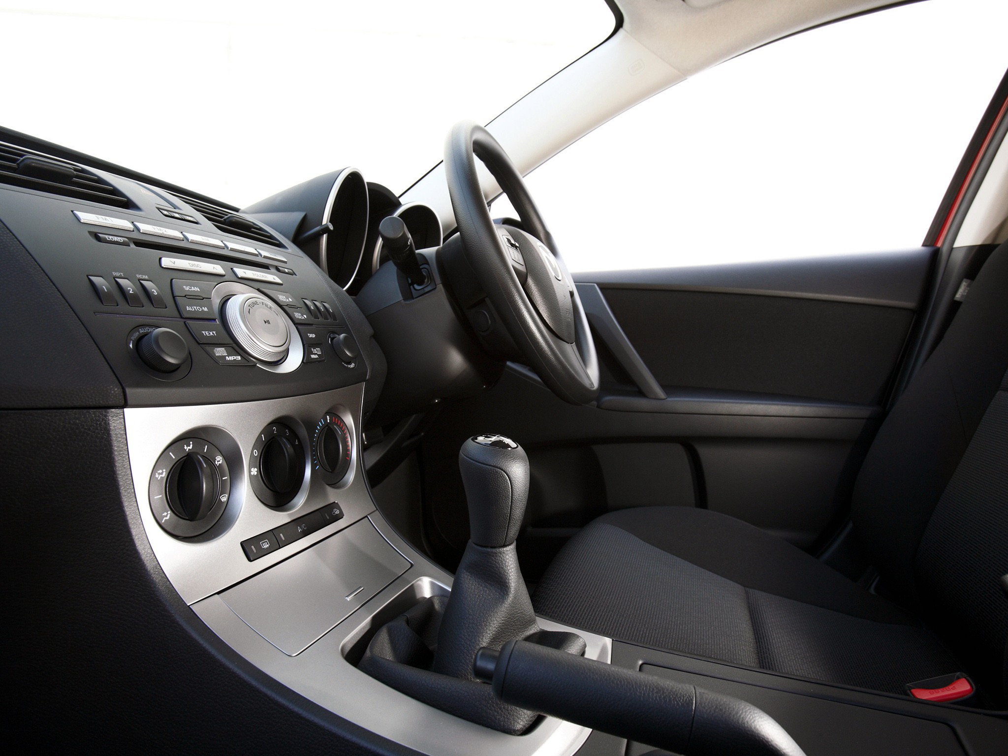 Mazda 3 / Axela Hatchback photo 96