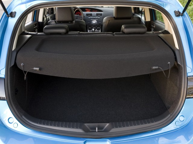 Mazda 3 / Axela Hatchback photo 100