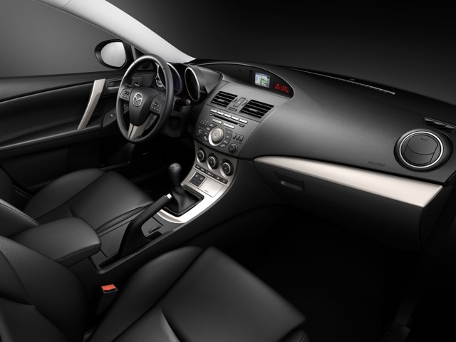 Mazda 3 / Axela Hatchback photo 102