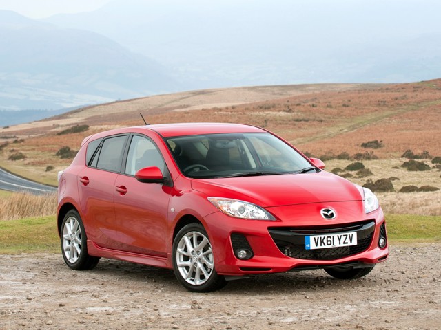 Mazda 3 / Axela Hatchback photo 23