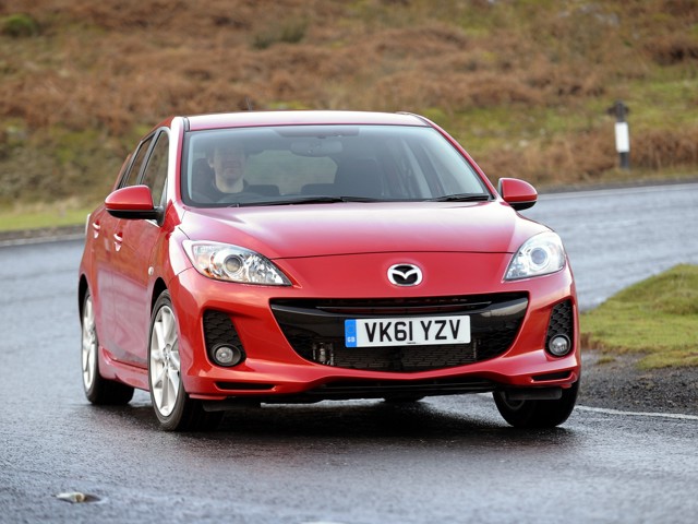 Mazda 3 / Axela Hatchback photo 25