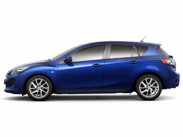 Mazda 3 / Axela Hatchback photo 31