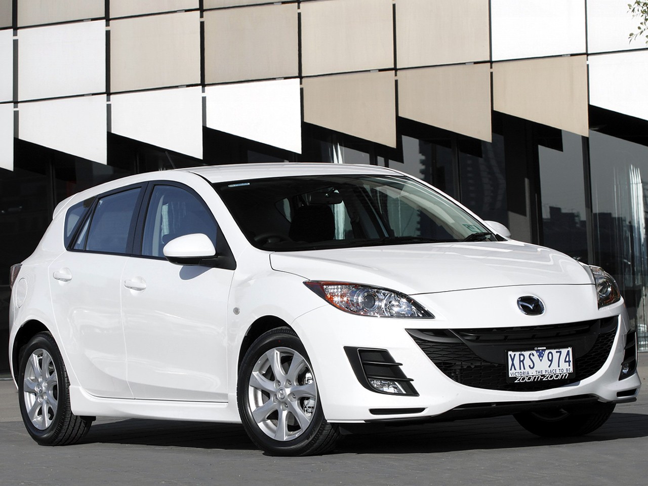 Mazda 3 / Axela Hatchback photo 35