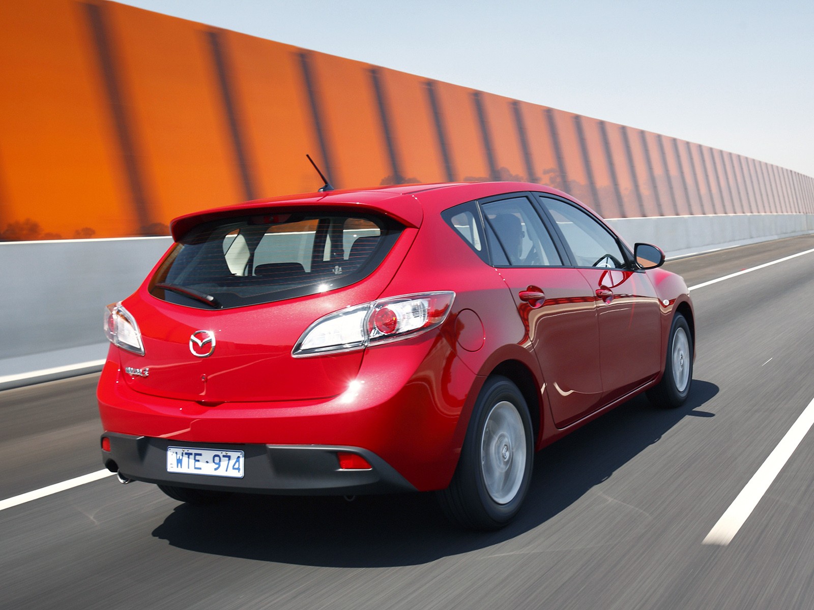 Mazda 3 / Axela Hatchback photo 36