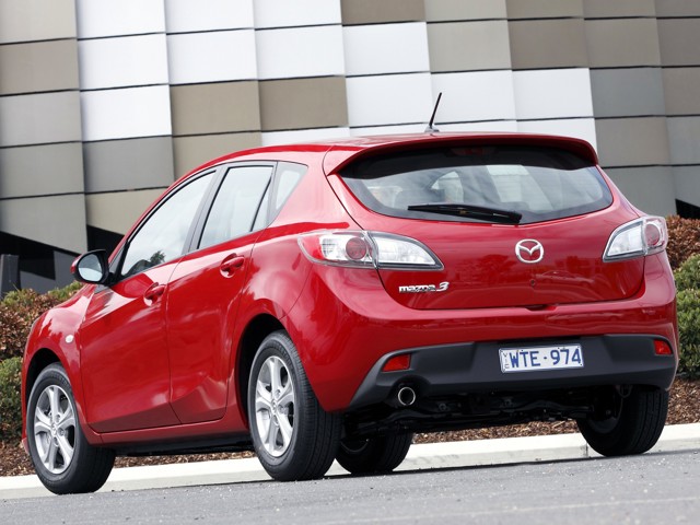 Mazda 3 / Axela Hatchback photo 41