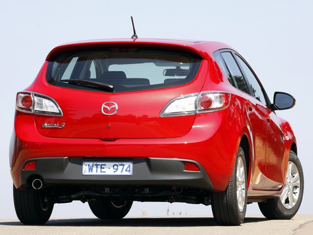 Mazda 3 / Axela Hatchback photo 45
