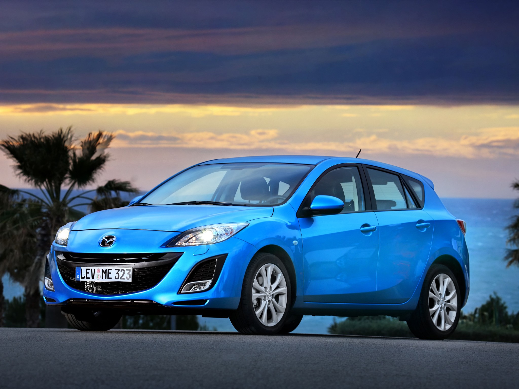 Mazda 3 / Axela Hatchback photo 71