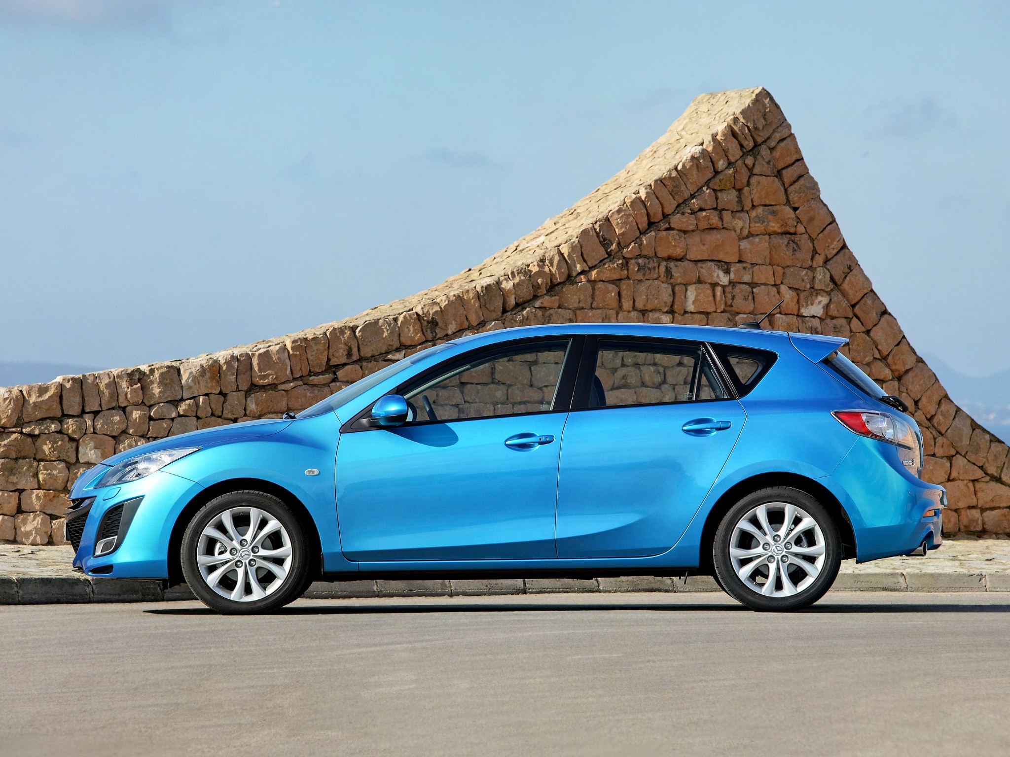 Mazda 3 / Axela Hatchback photo 75