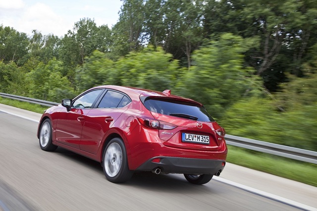 Mazda 3 / Axela Hatchback photo 10