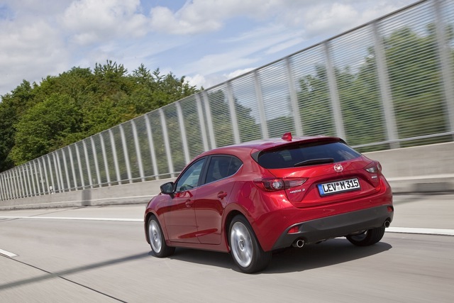Mazda 3 / Axela Hatchback photo 11