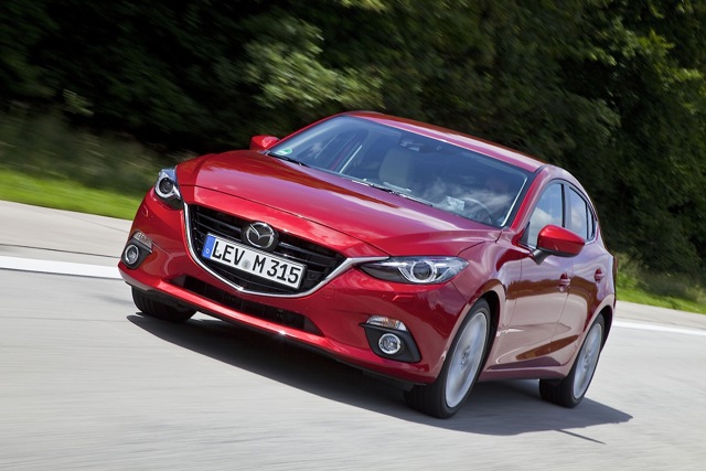 Mazda 3 / Axela Hatchback photo 12